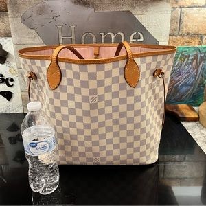 Gently used medium sized LV neverfull without pouchette!!